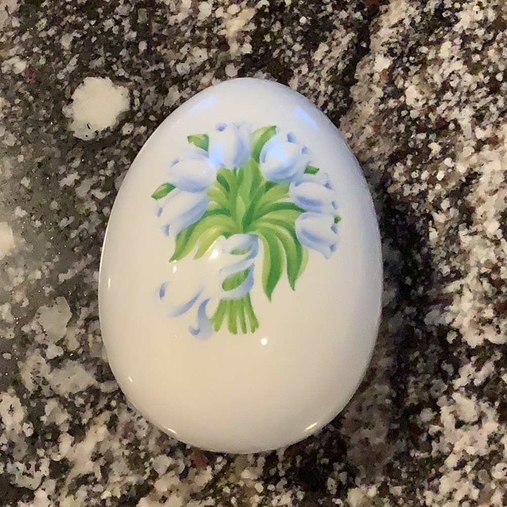 Porcelain Floral Lidded Egg